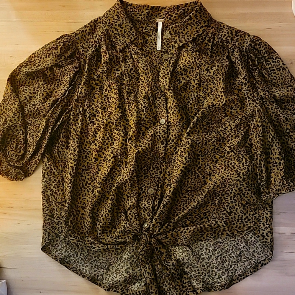 Free people womens Ceilia OB1120509 short-sleeved cheetah print blouse